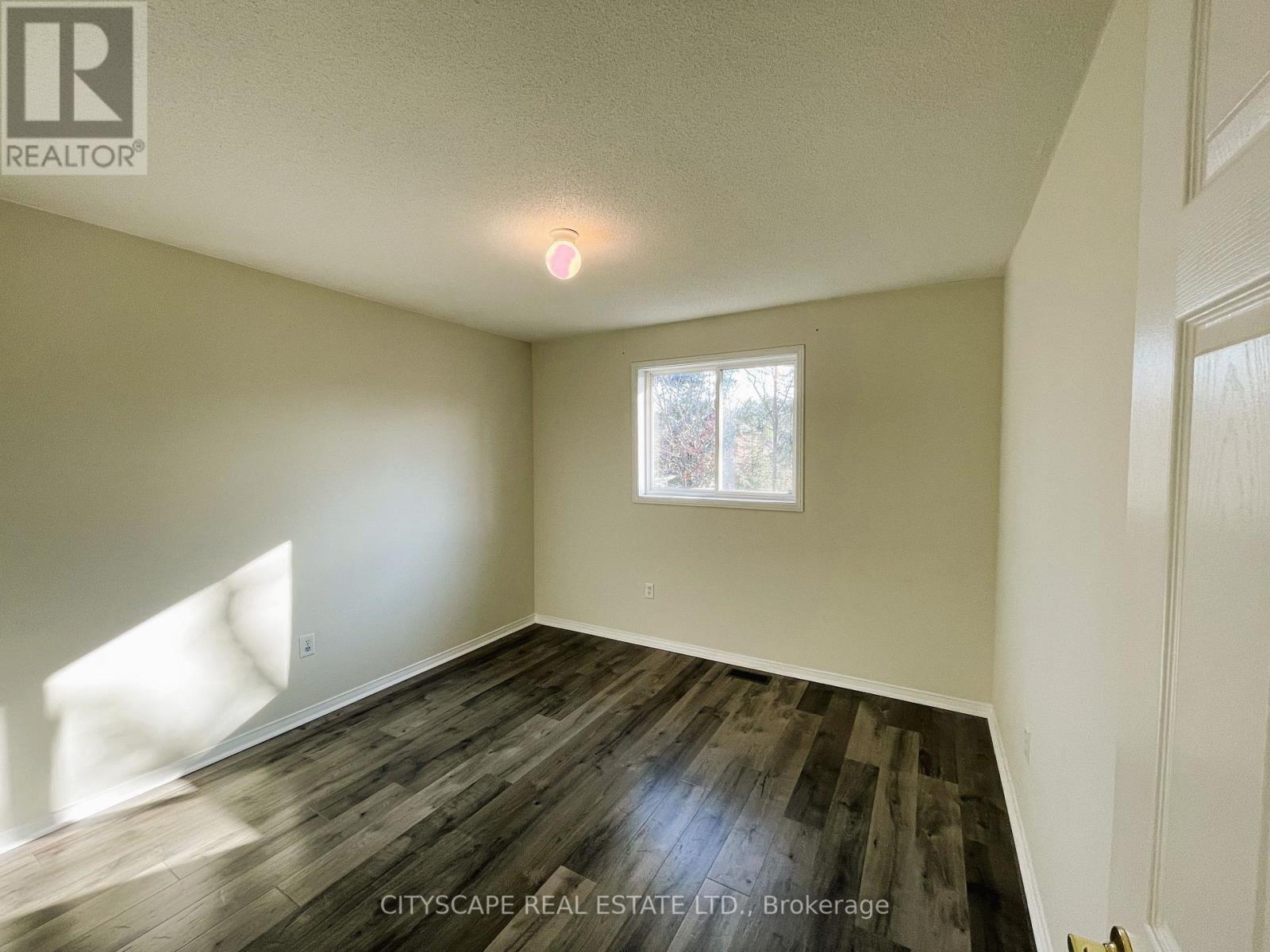96 SANDRINGHAM DR