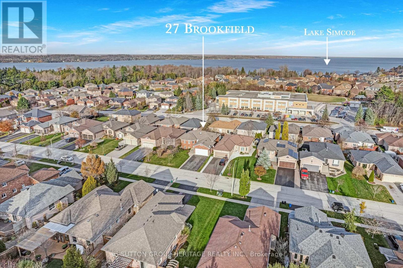 27 BROOKFIELD CRES