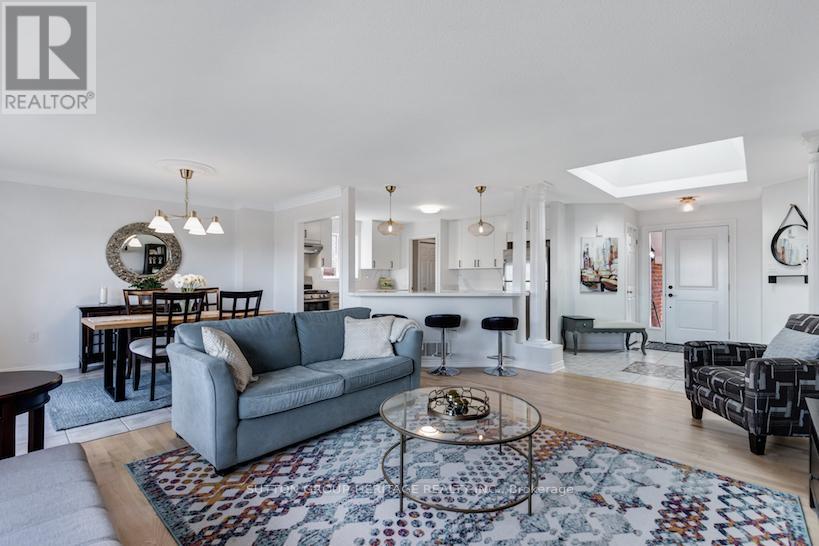 27 BROOKFIELD CRES