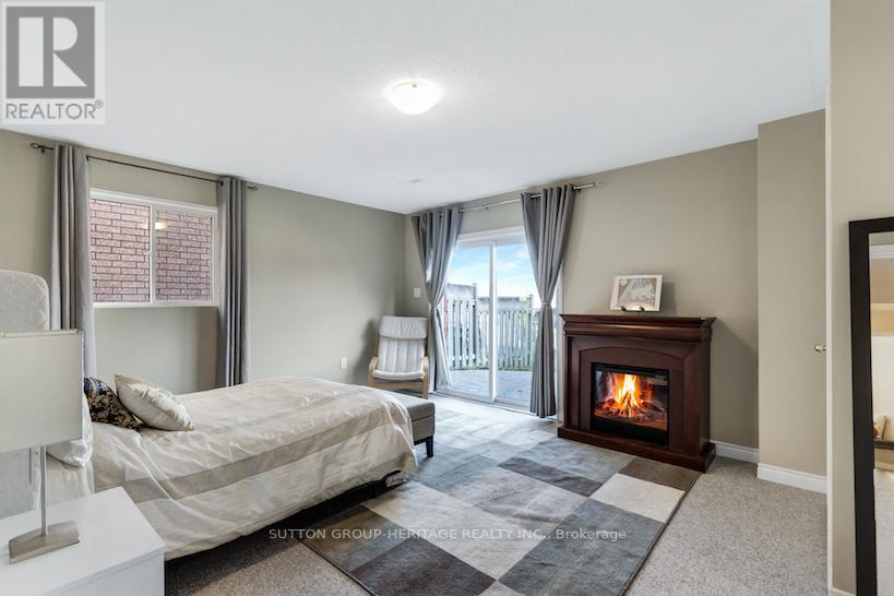 27 BROOKFIELD CRES