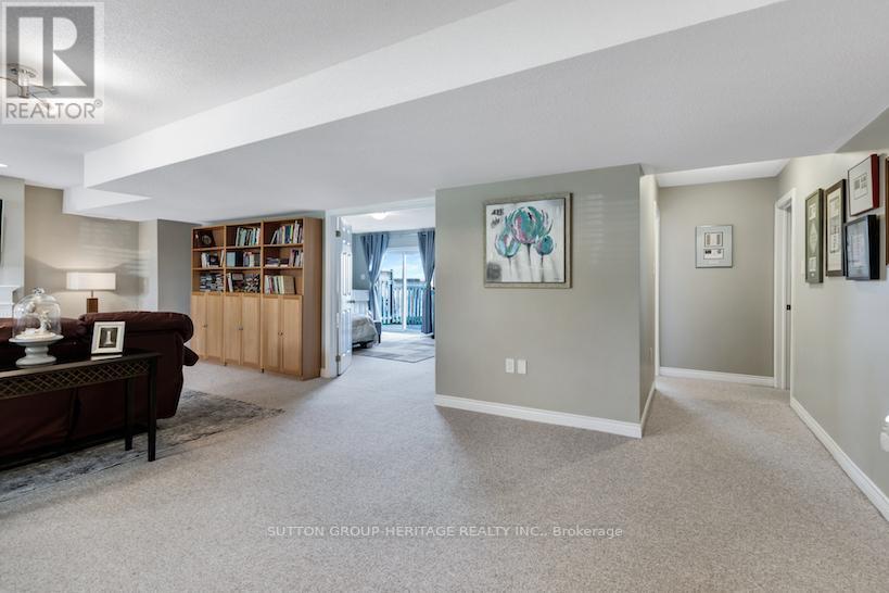 27 BROOKFIELD CRES