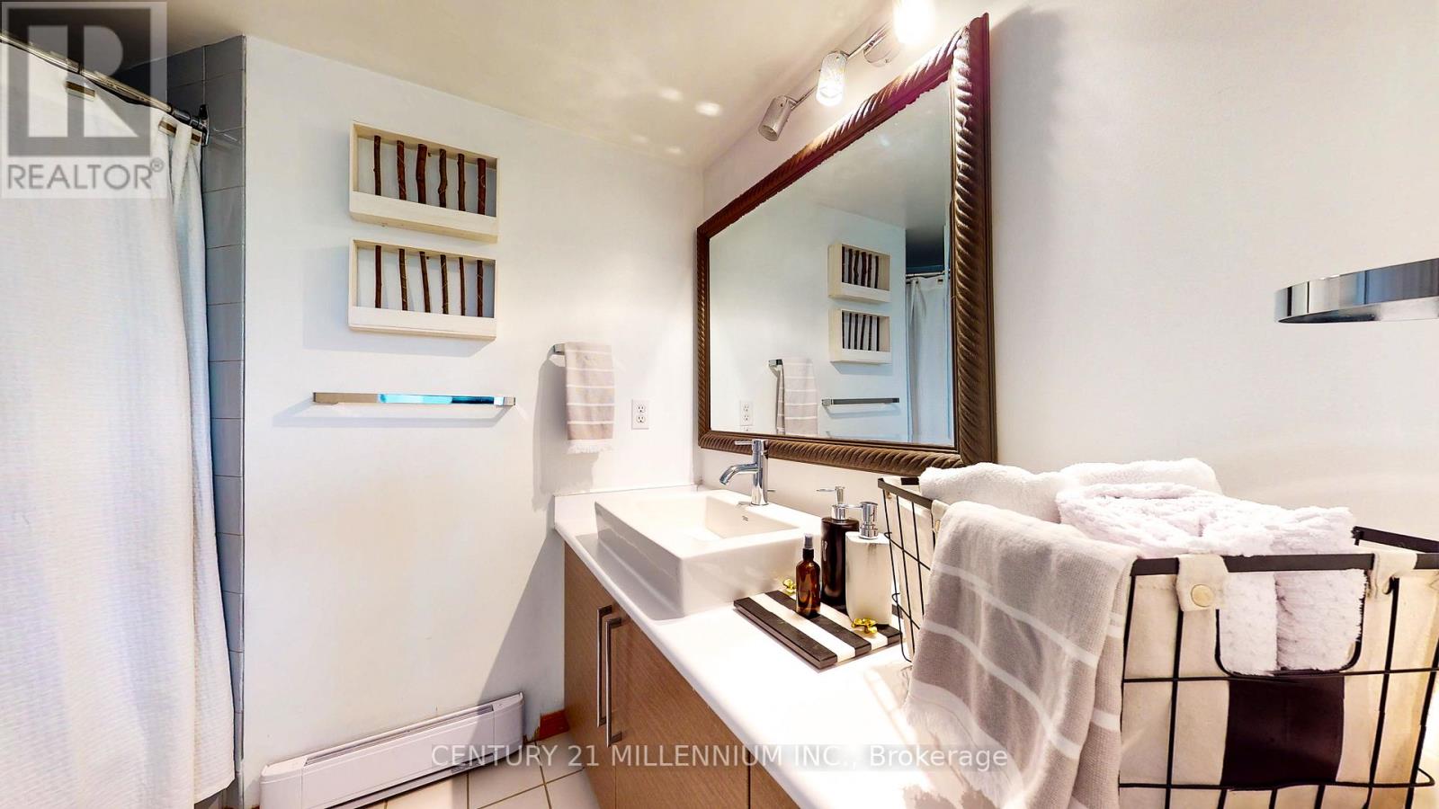 #7 -826 SUNCREST CIRC