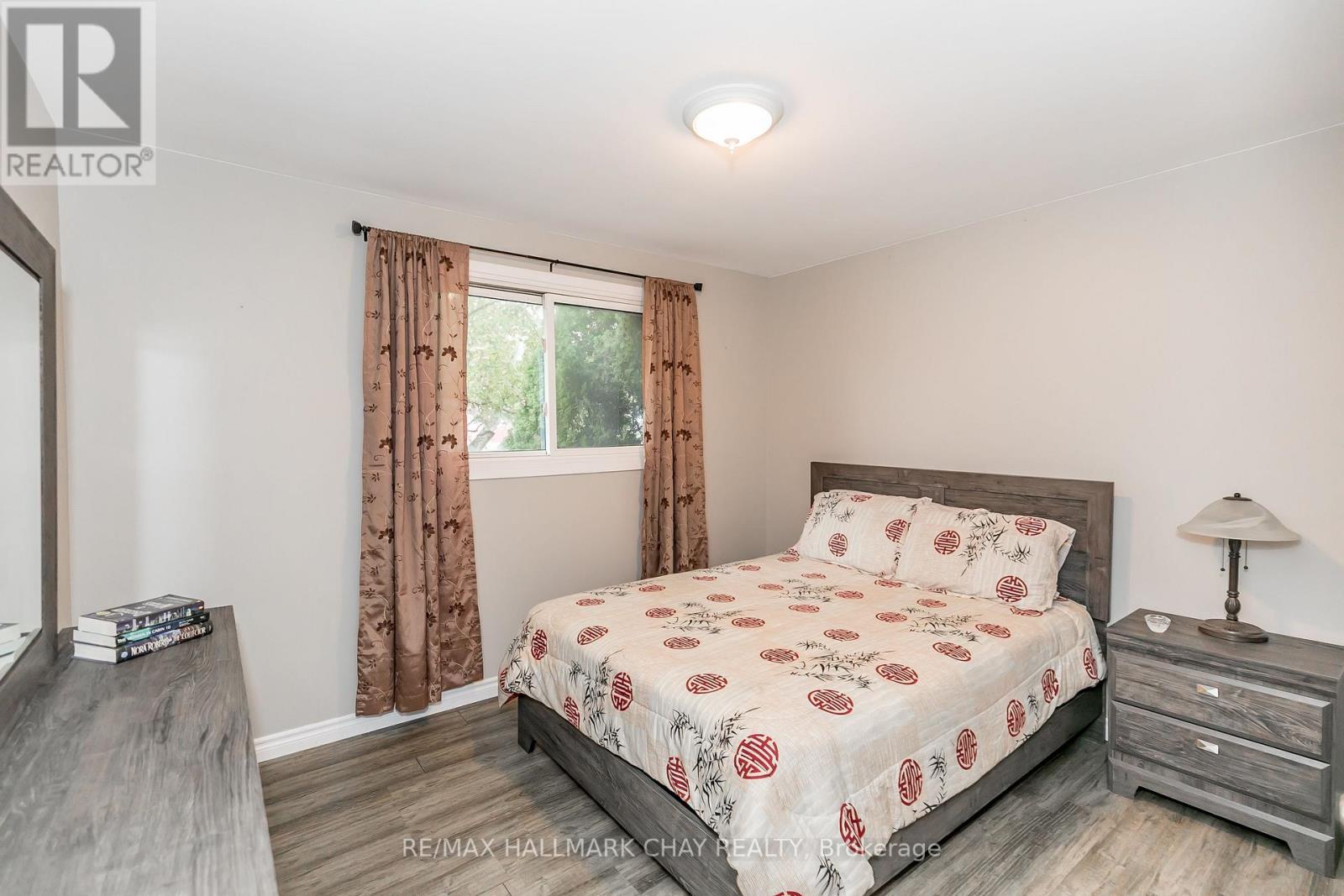 998 GLEN BOGIE CRES