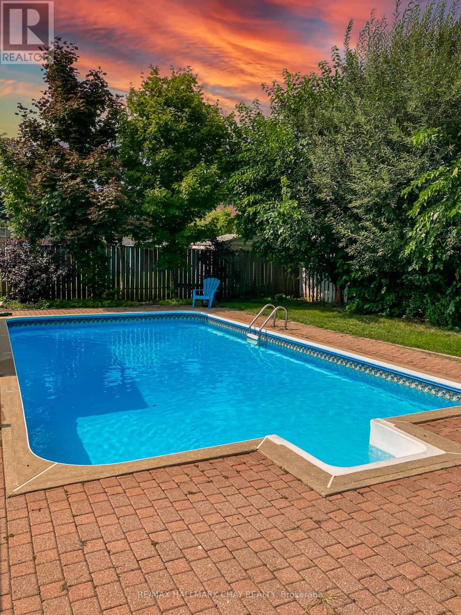 998 GLEN BOGIE CRES