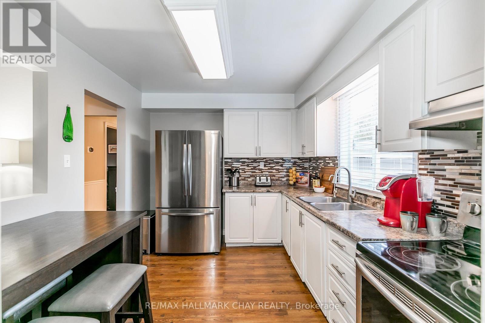 998 GLEN BOGIE CRES