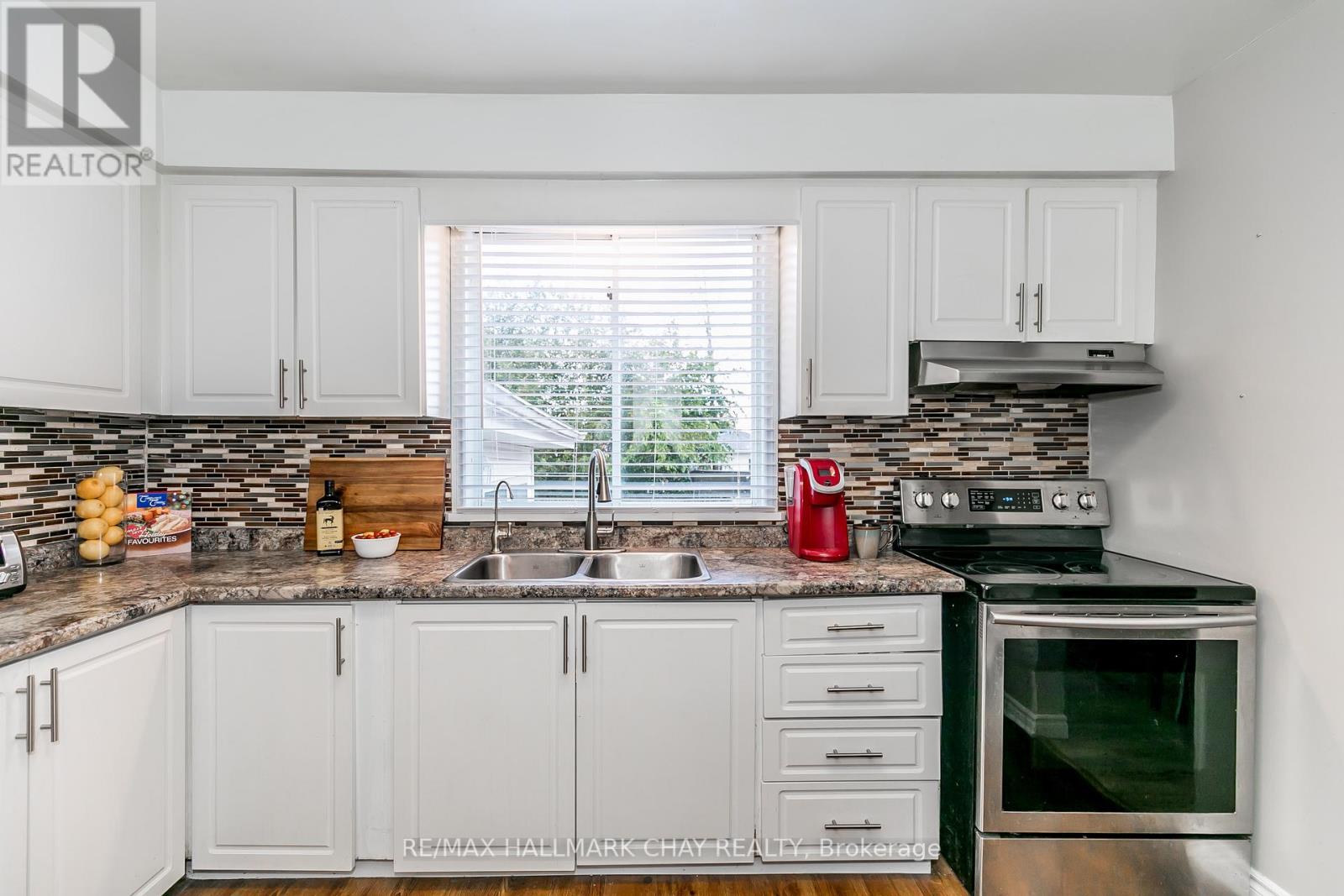 998 GLEN BOGIE CRES