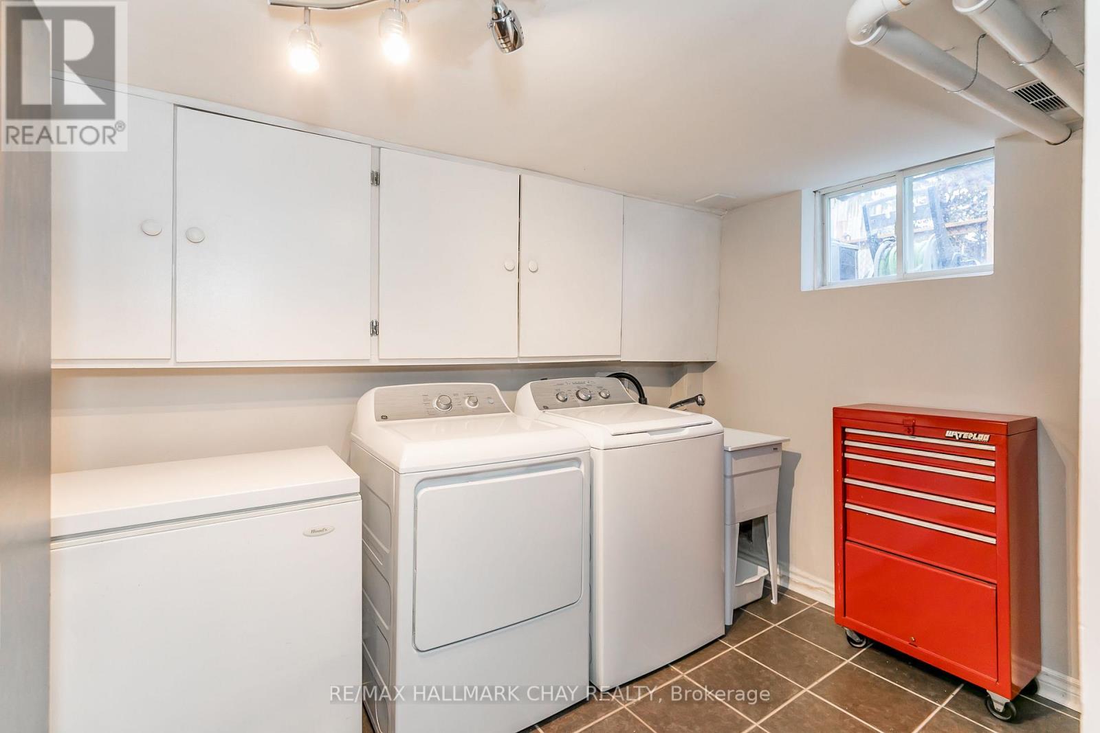 998 GLEN BOGIE CRES