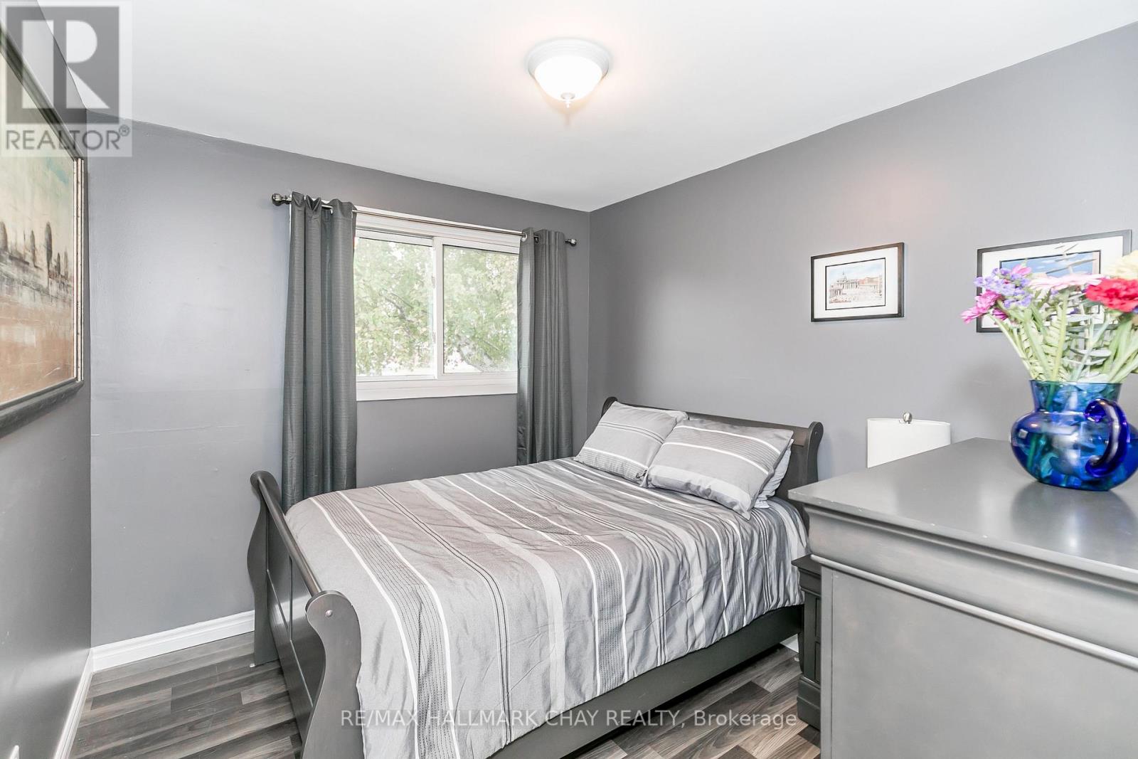 998 GLEN BOGIE CRES
