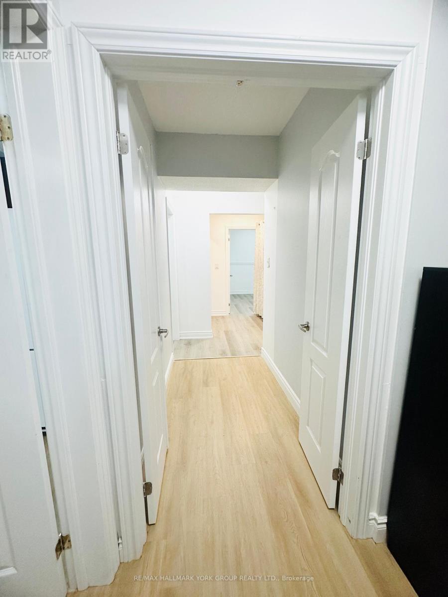 #LOWER -135 CHELTENHAM RD, #Lower