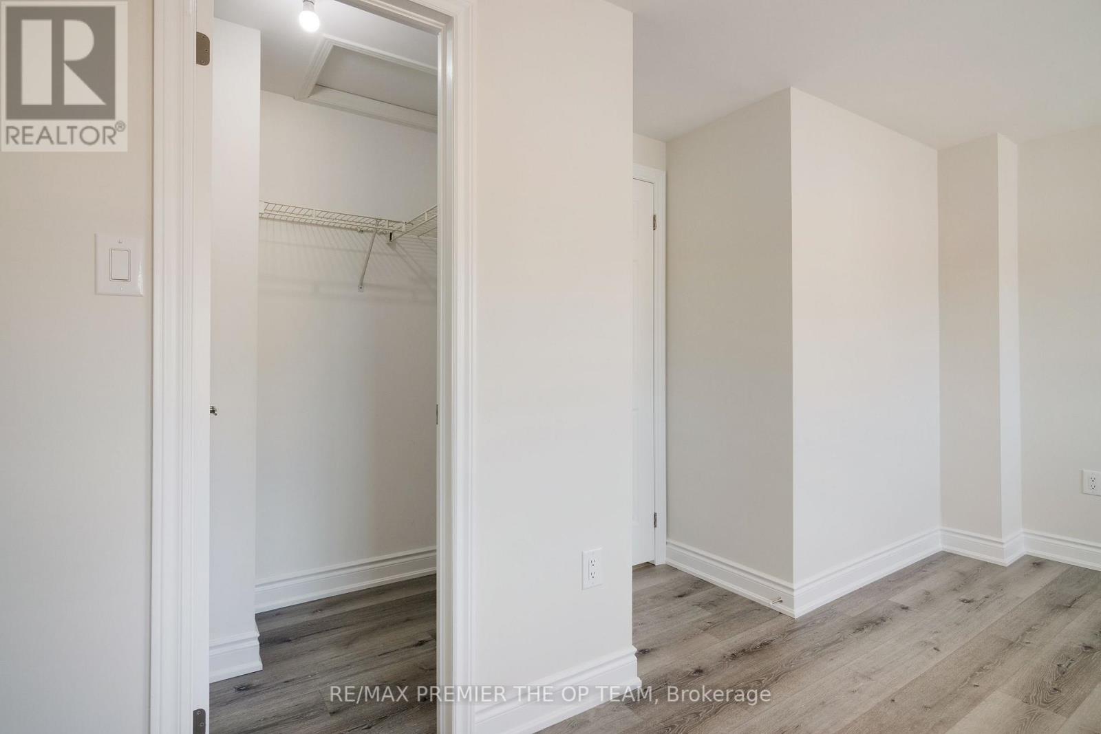 250 DUNSMORE LANE