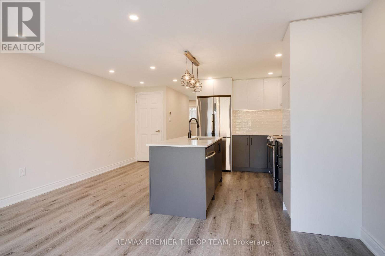 250 DUNSMORE LANE
