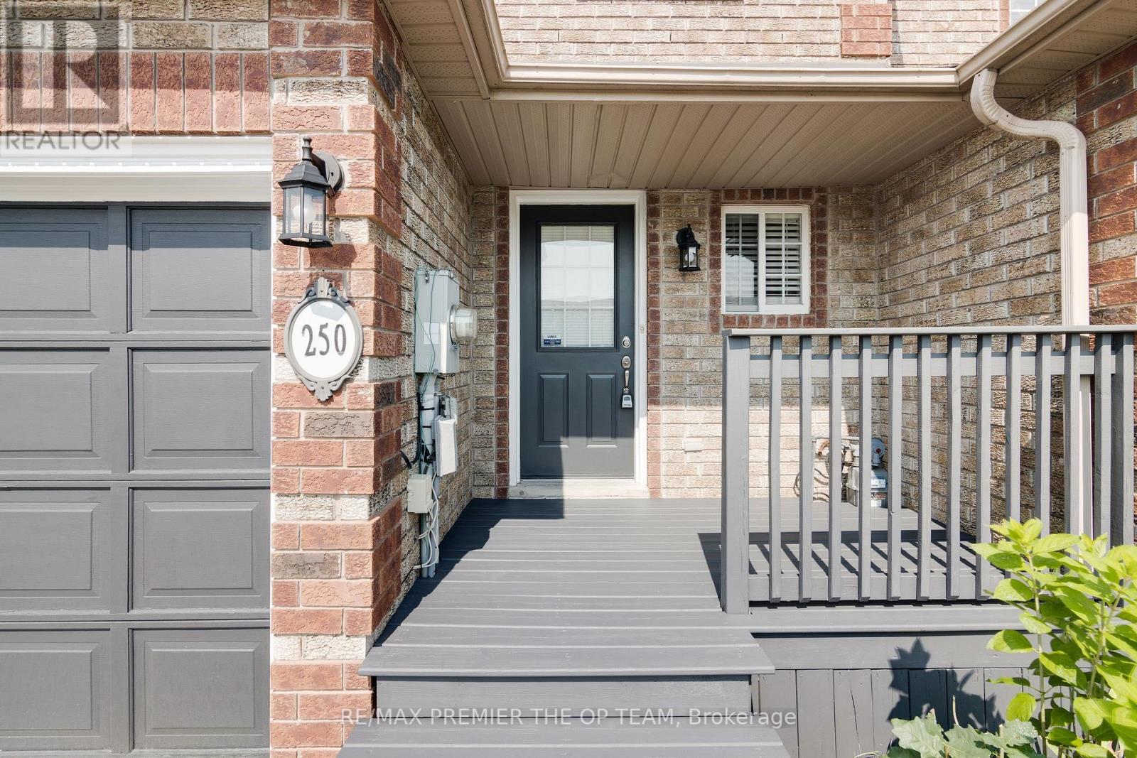 250 DUNSMORE LANE