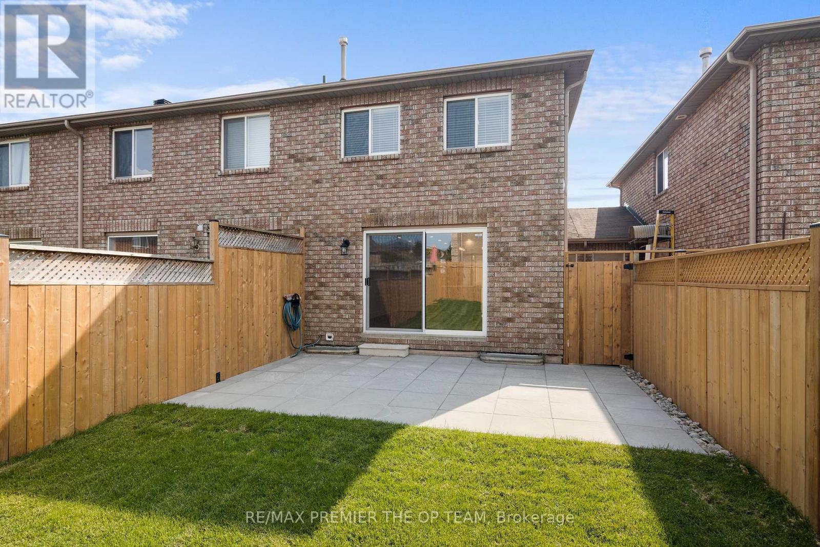 250 DUNSMORE LANE