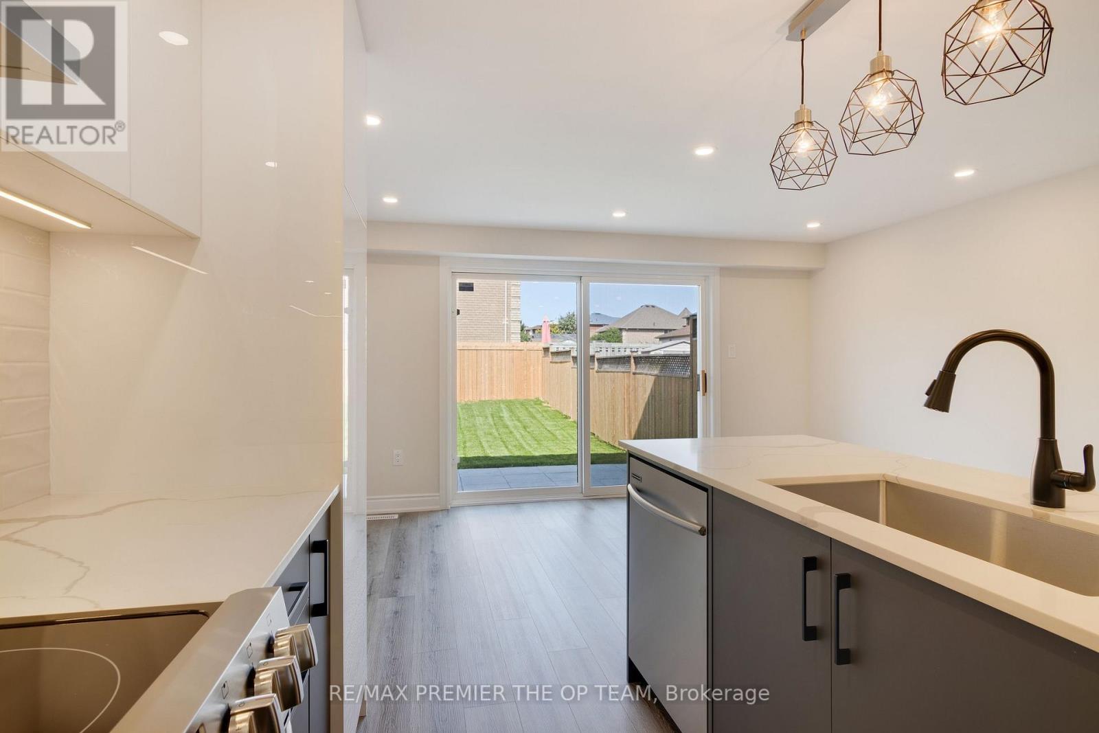 250 DUNSMORE LANE