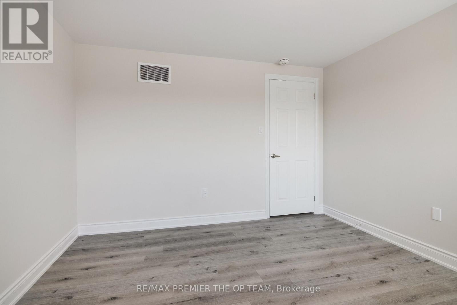250 DUNSMORE LANE