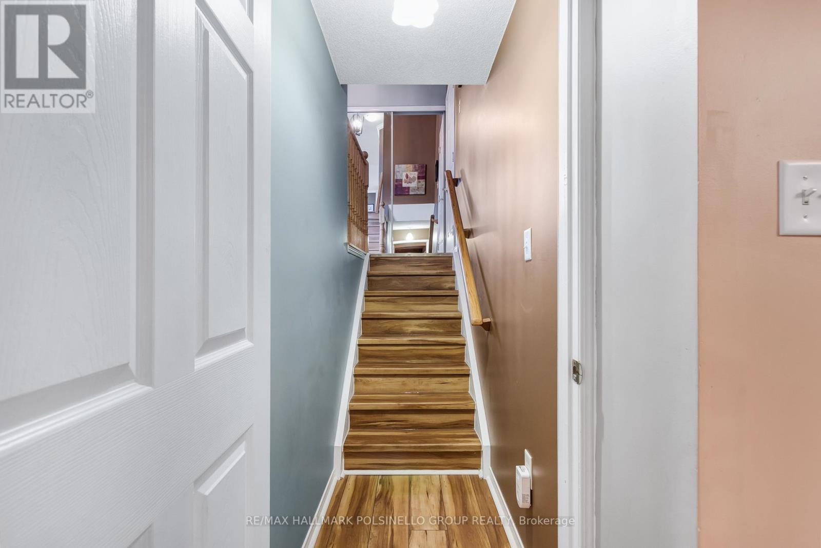 21 DUNSMORE LANE