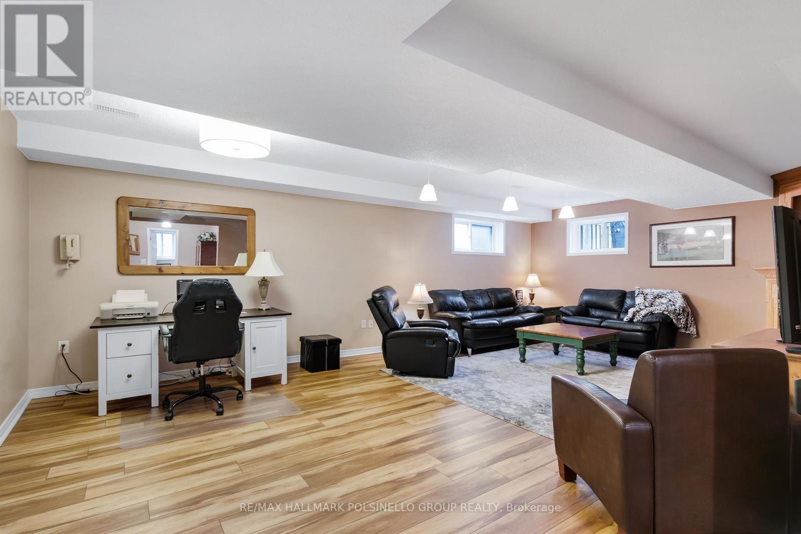 21 DUNSMORE LANE