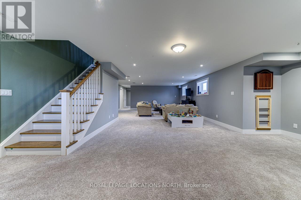 6 DEANNA DR