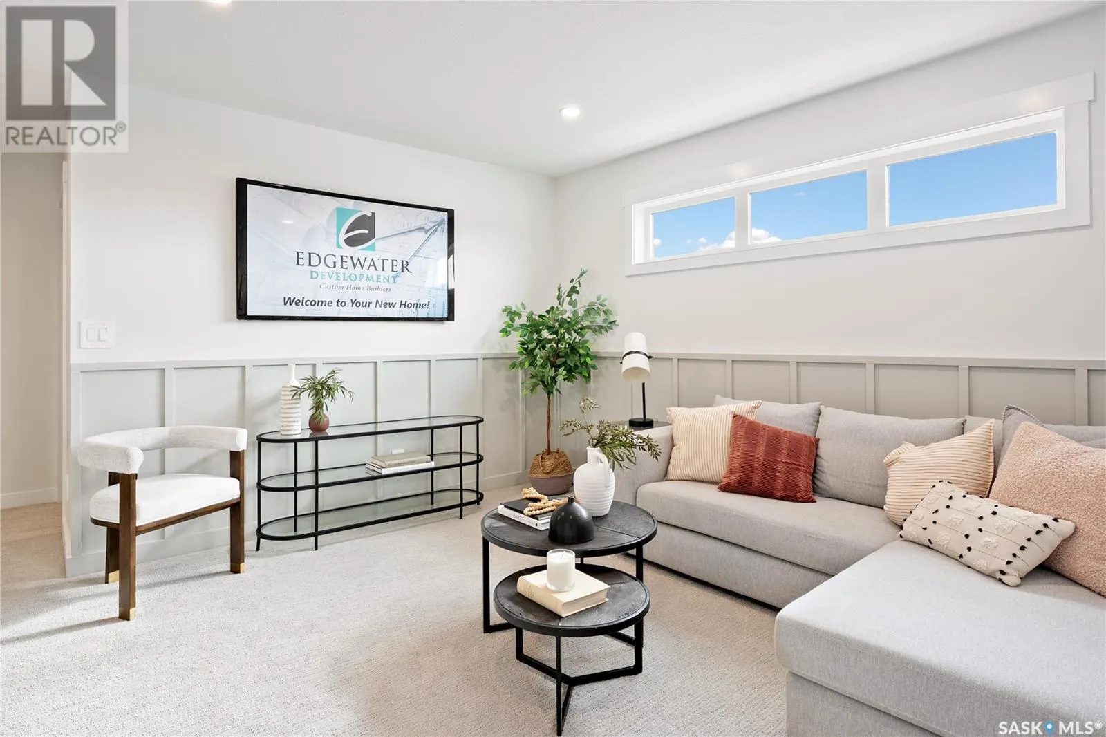 407 Doran CRESCENT