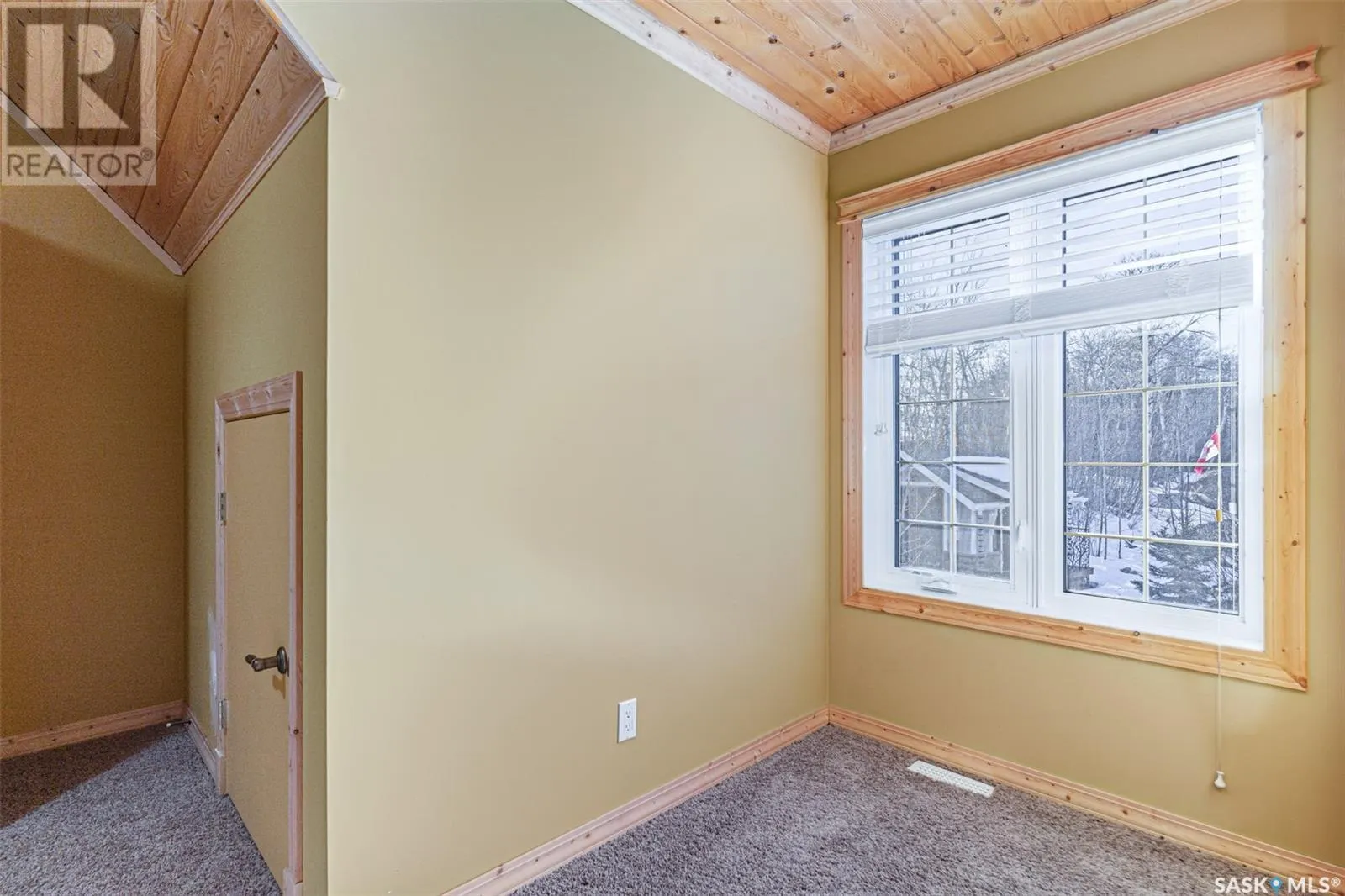6 Joanette DRIVE