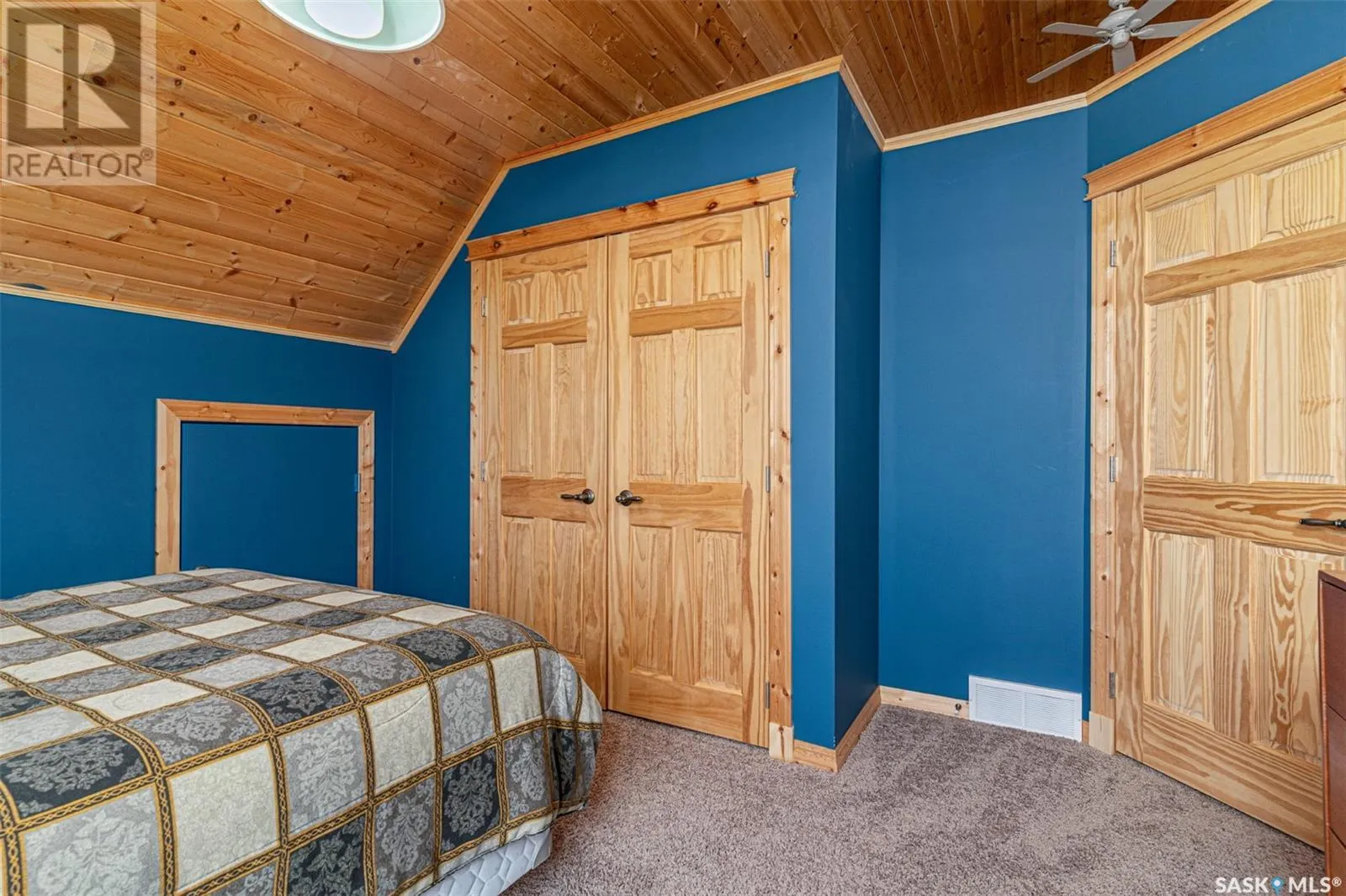 6 Joanette DRIVE