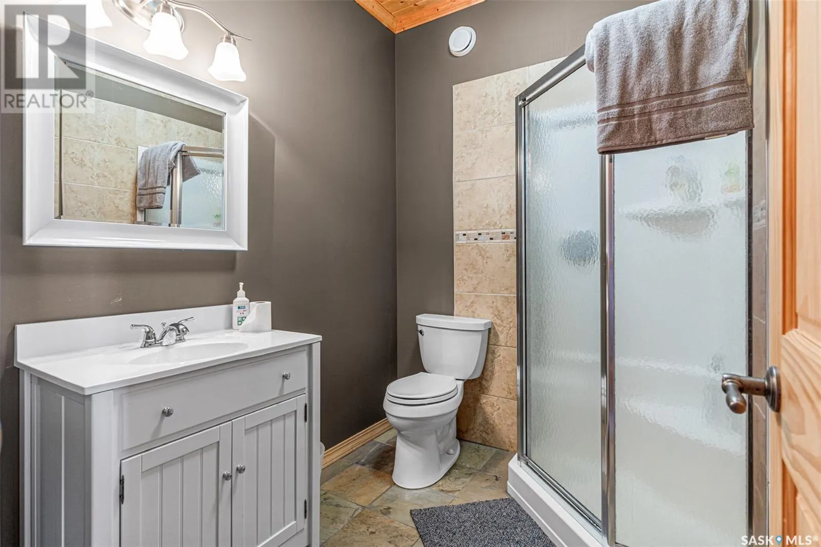 6 Joanette DRIVE