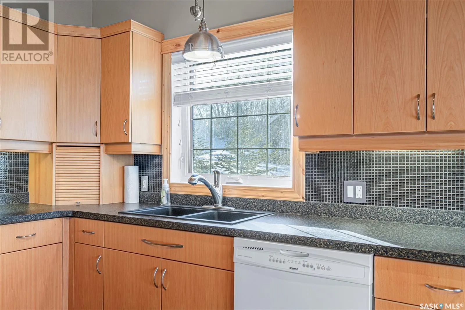 6 Joanette DRIVE