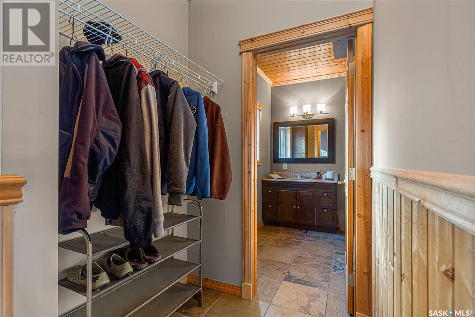 6 Joanette DRIVE