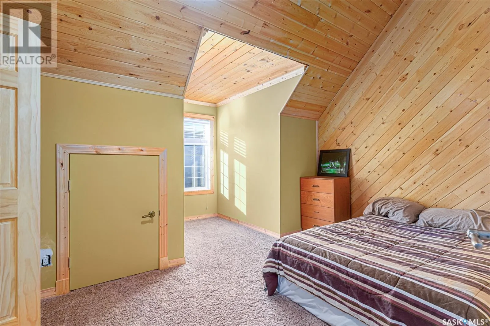 6 Joanette DRIVE