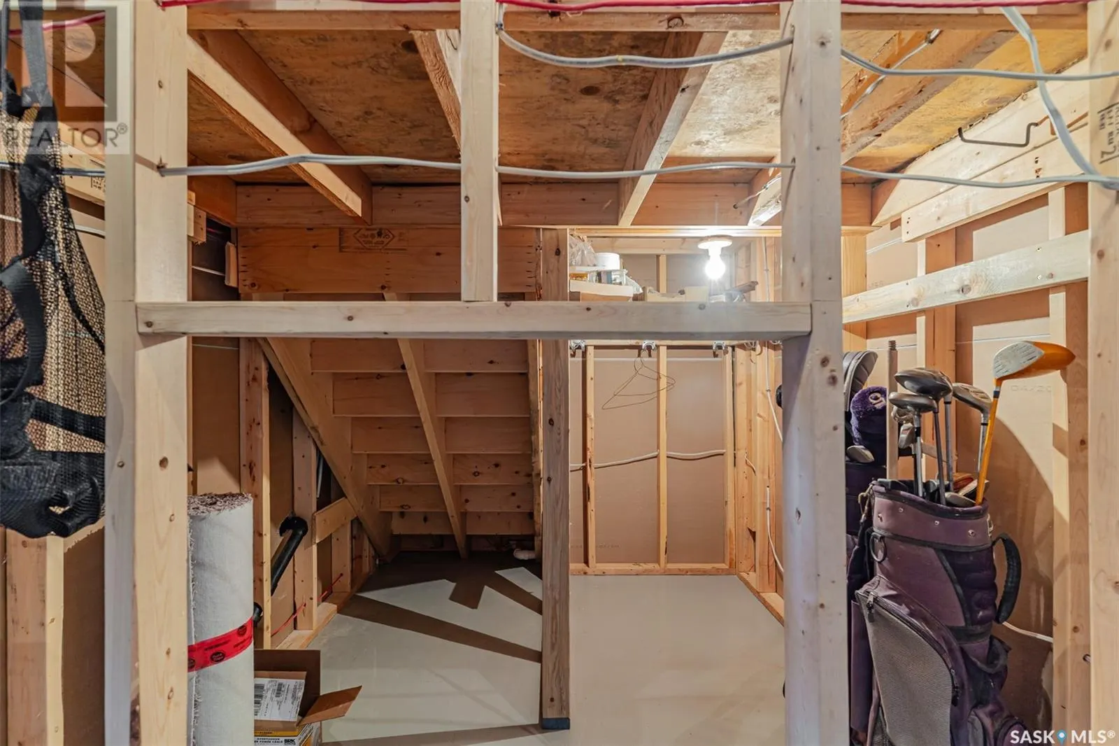 6 Joanette DRIVE