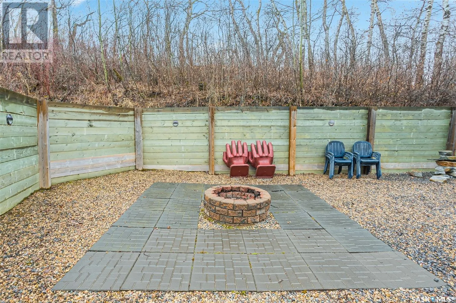 6 Joanette DRIVE