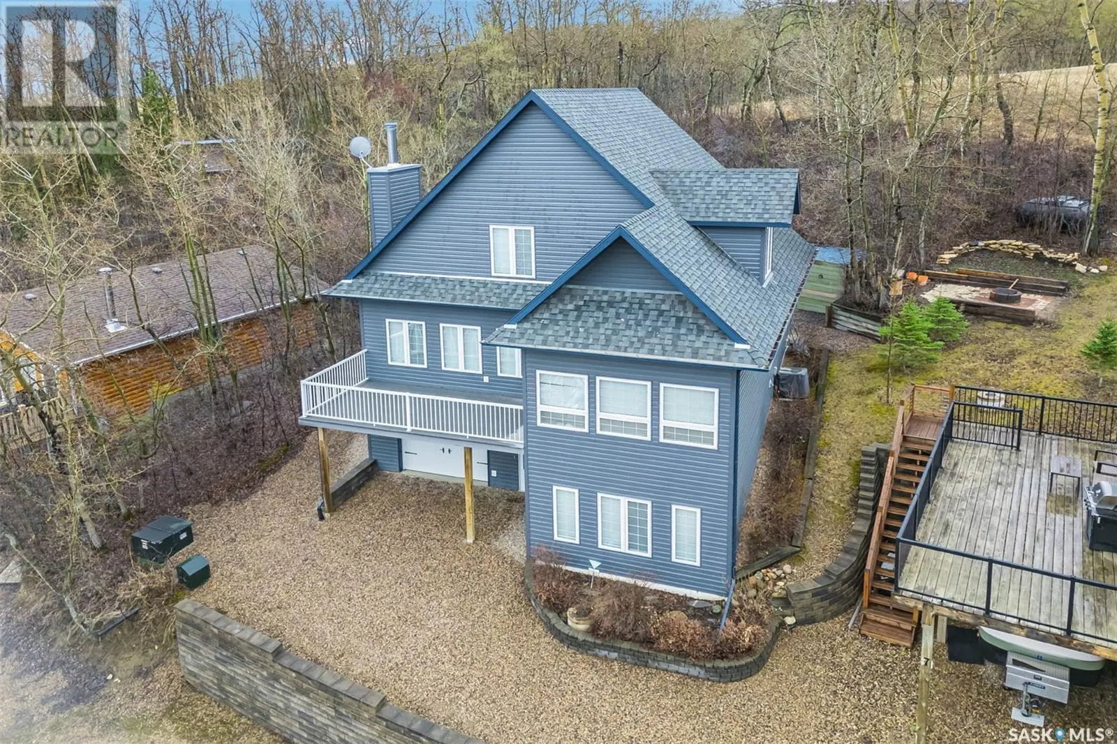 6 Joanette DRIVE