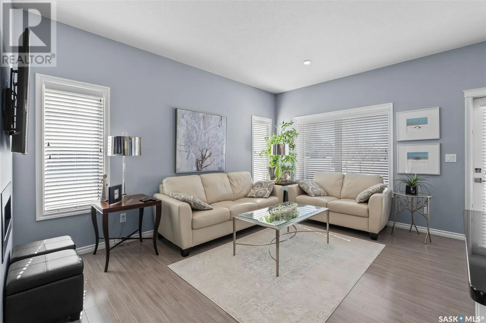 54 115 Veltkamp CRESCENT