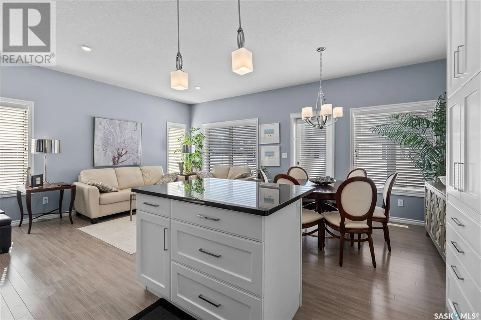 54 115 Veltkamp CRESCENT