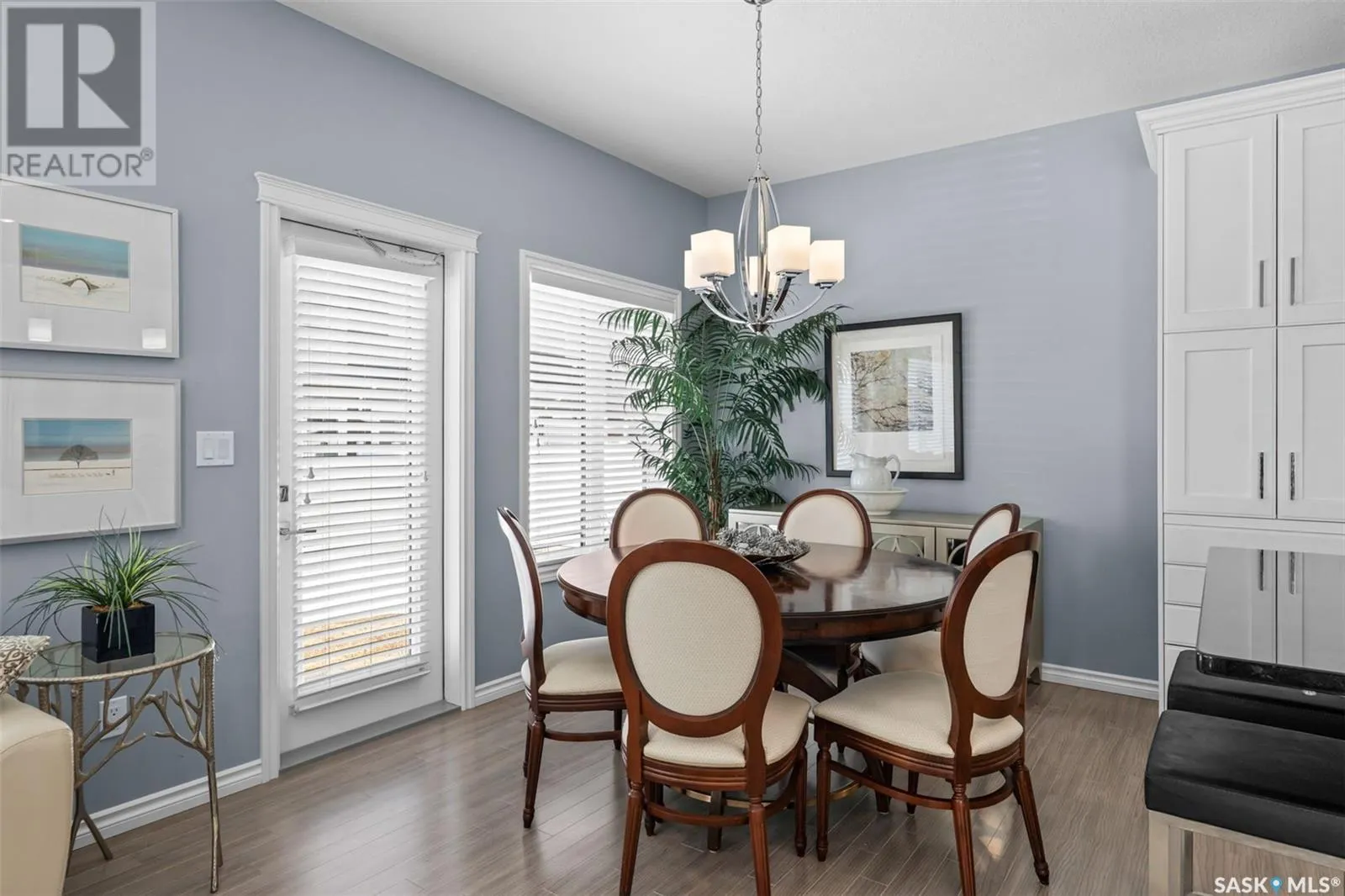 54 115 Veltkamp CRESCENT