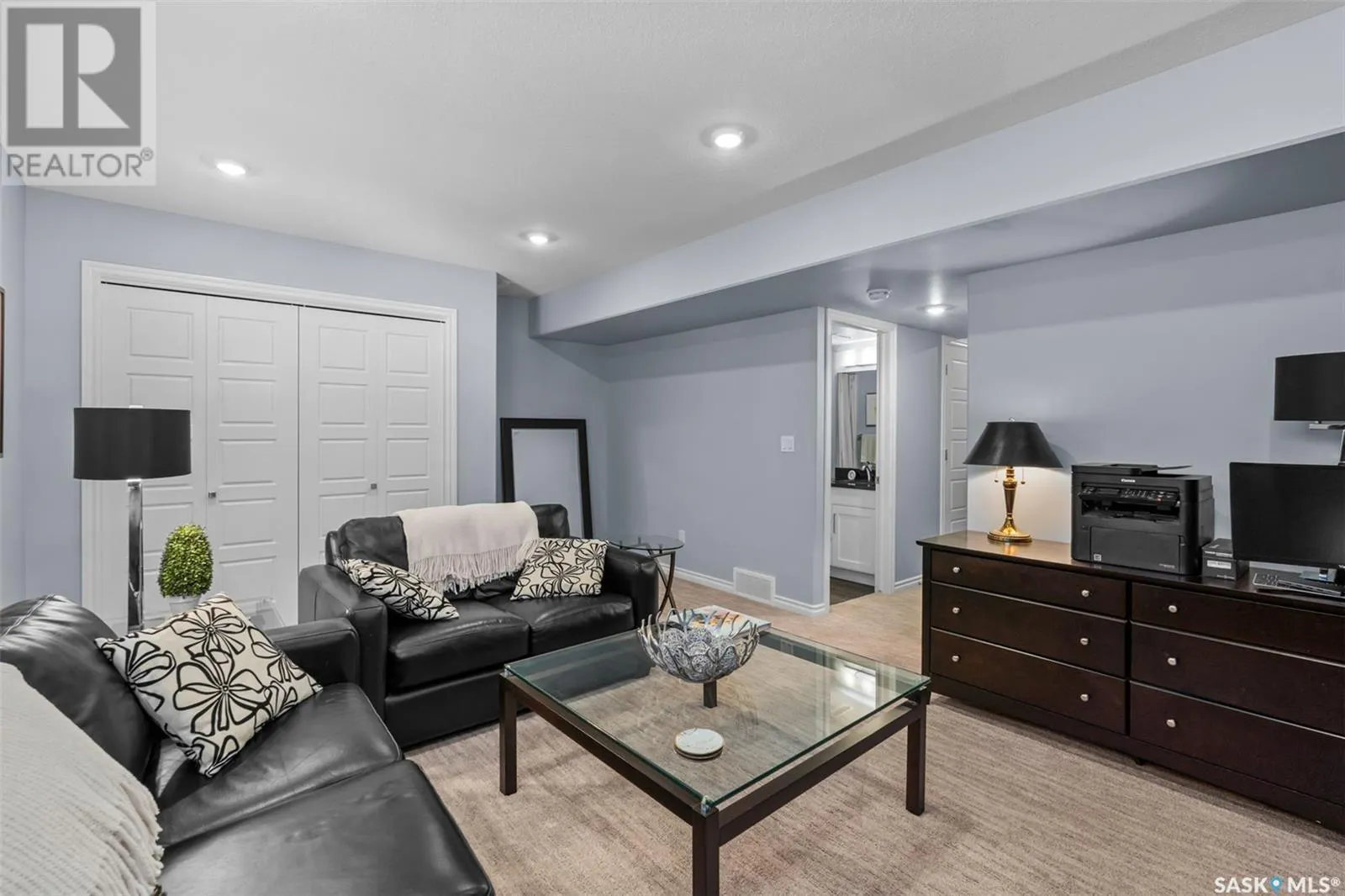 54 115 Veltkamp CRESCENT