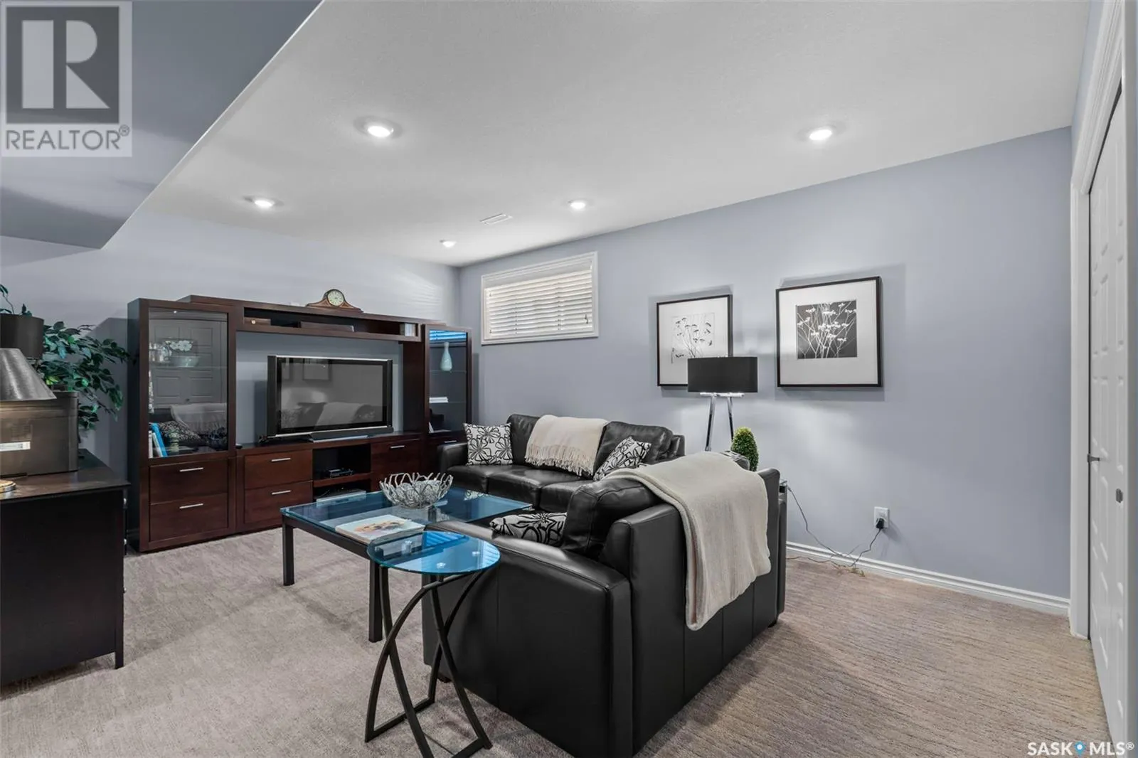 54 115 Veltkamp CRESCENT