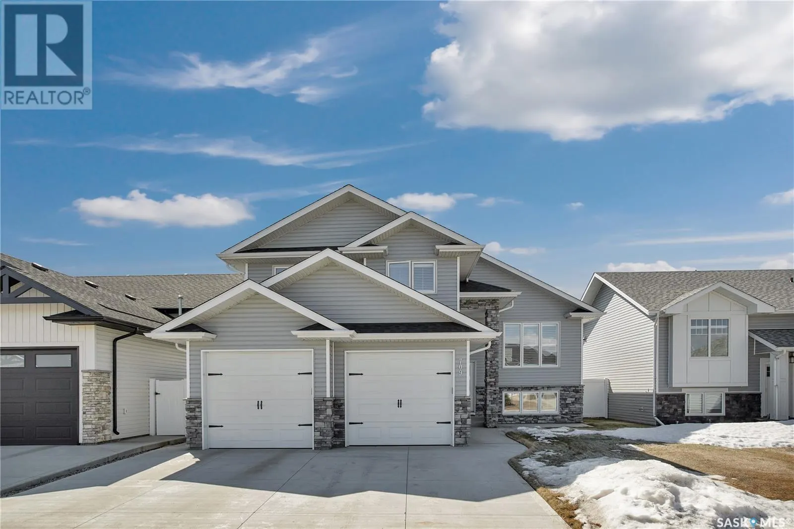 709 Scott CRESCENT