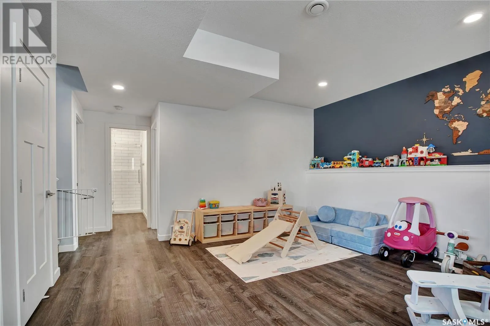 709 Scott CRESCENT