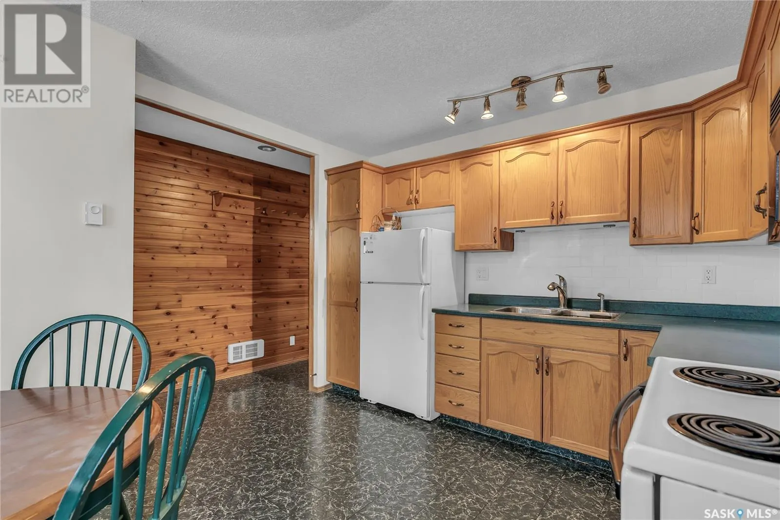 407 Sunridge PLACE