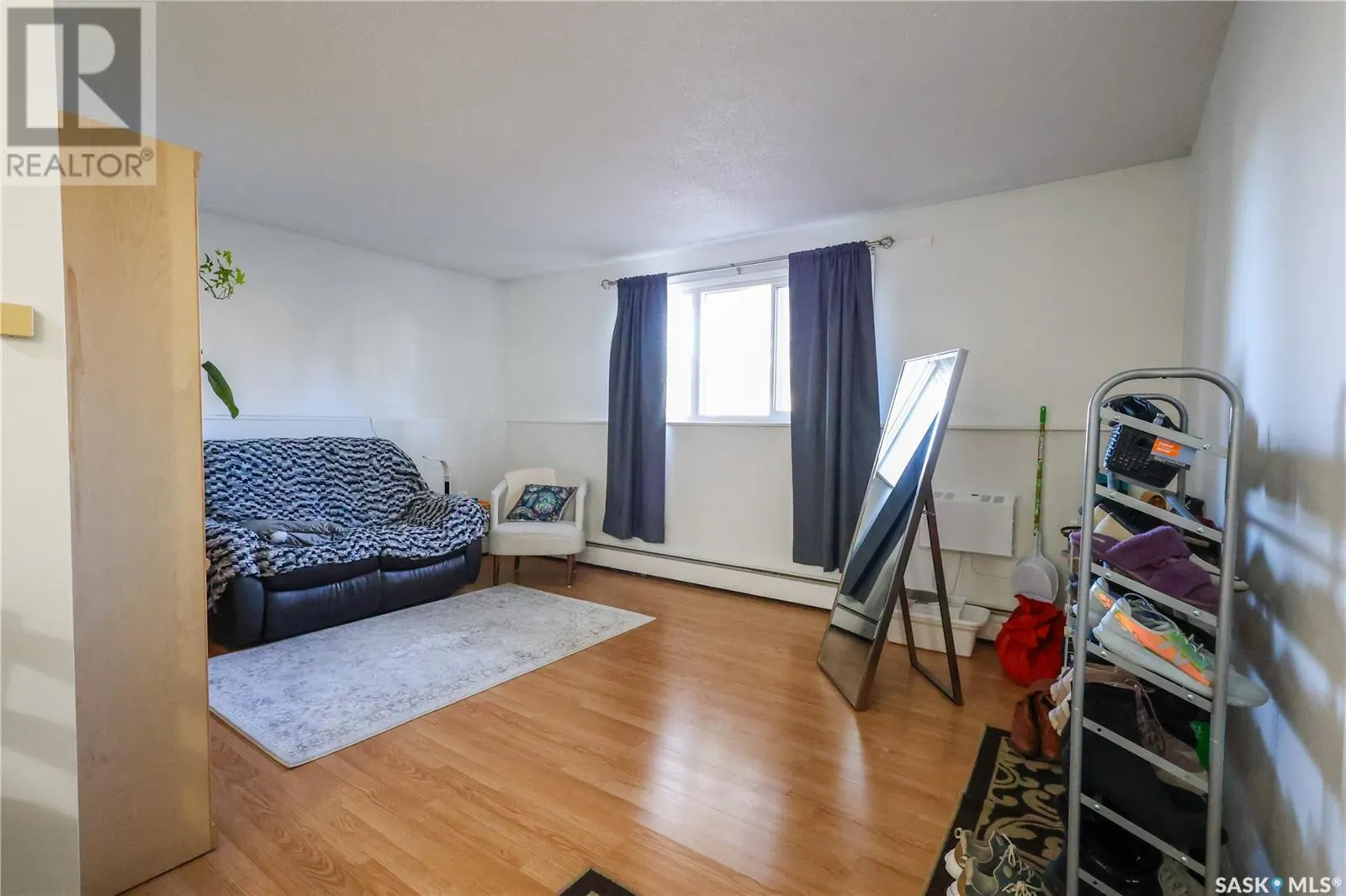 533 27th STREET E