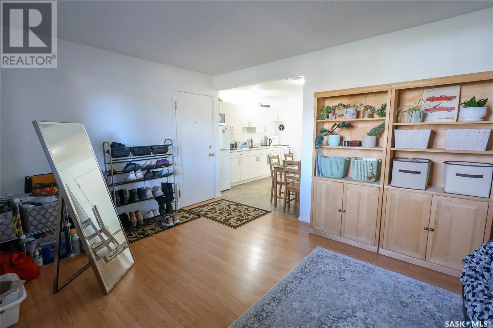 533 27th STREET E