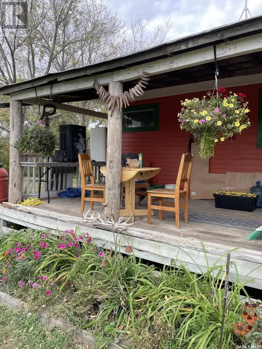 370 River Road Way