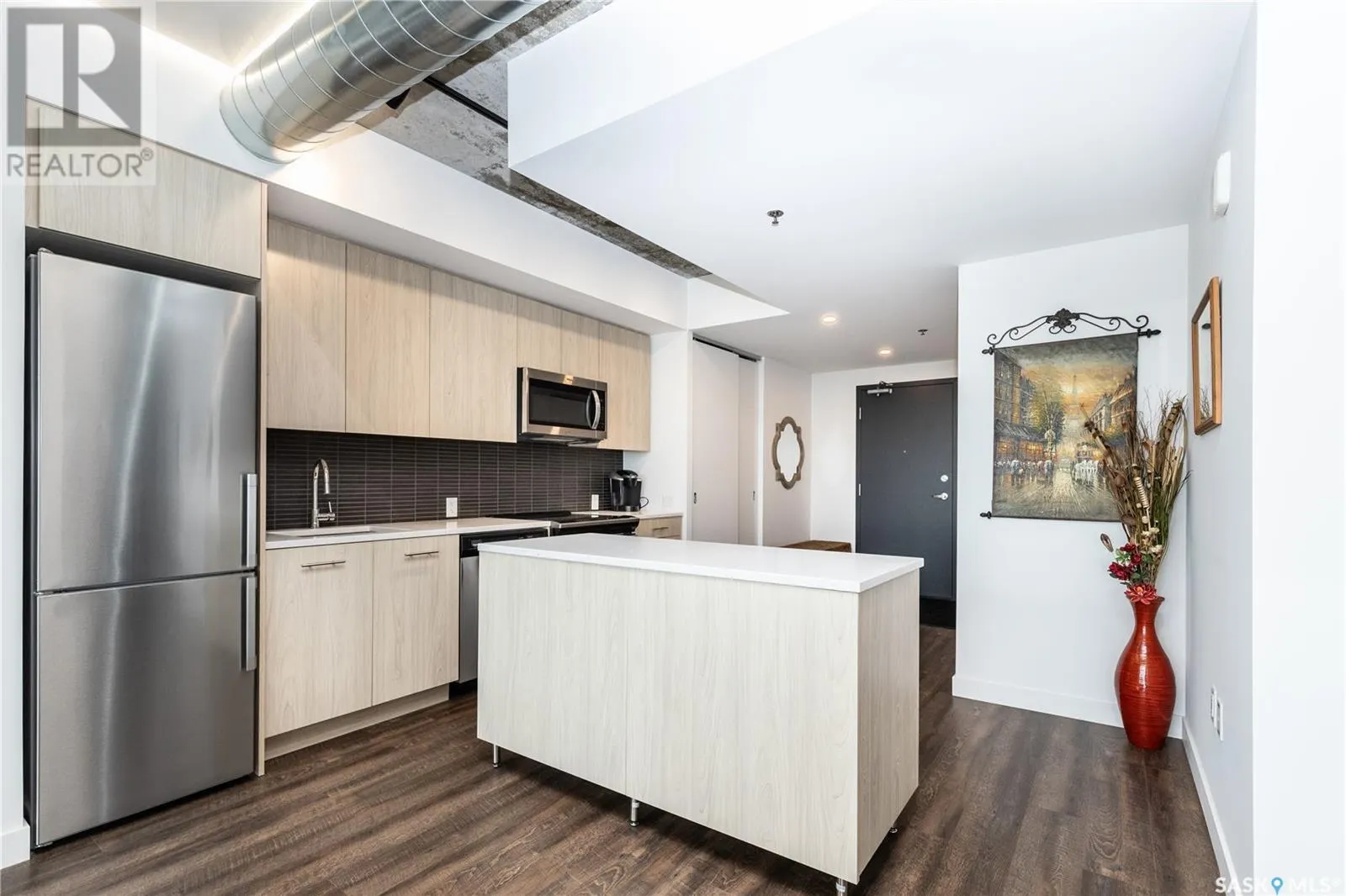 1904 490 2nd AVENUE S