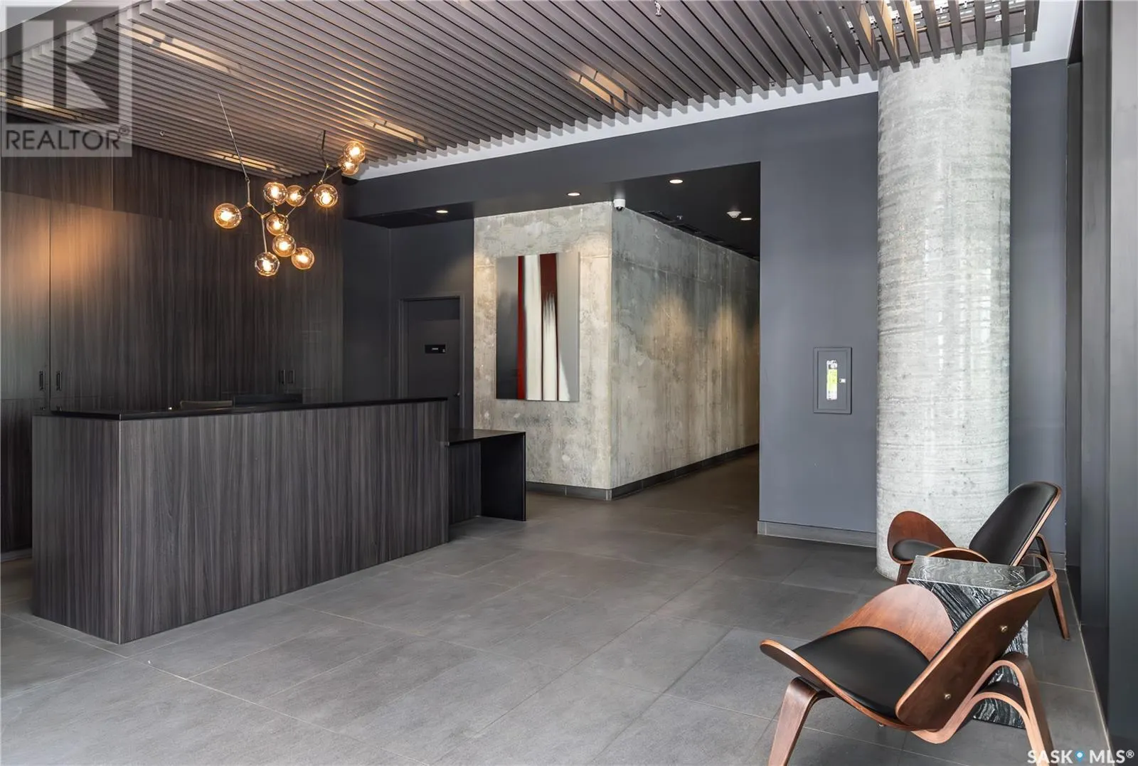 1904 490 2nd AVENUE S