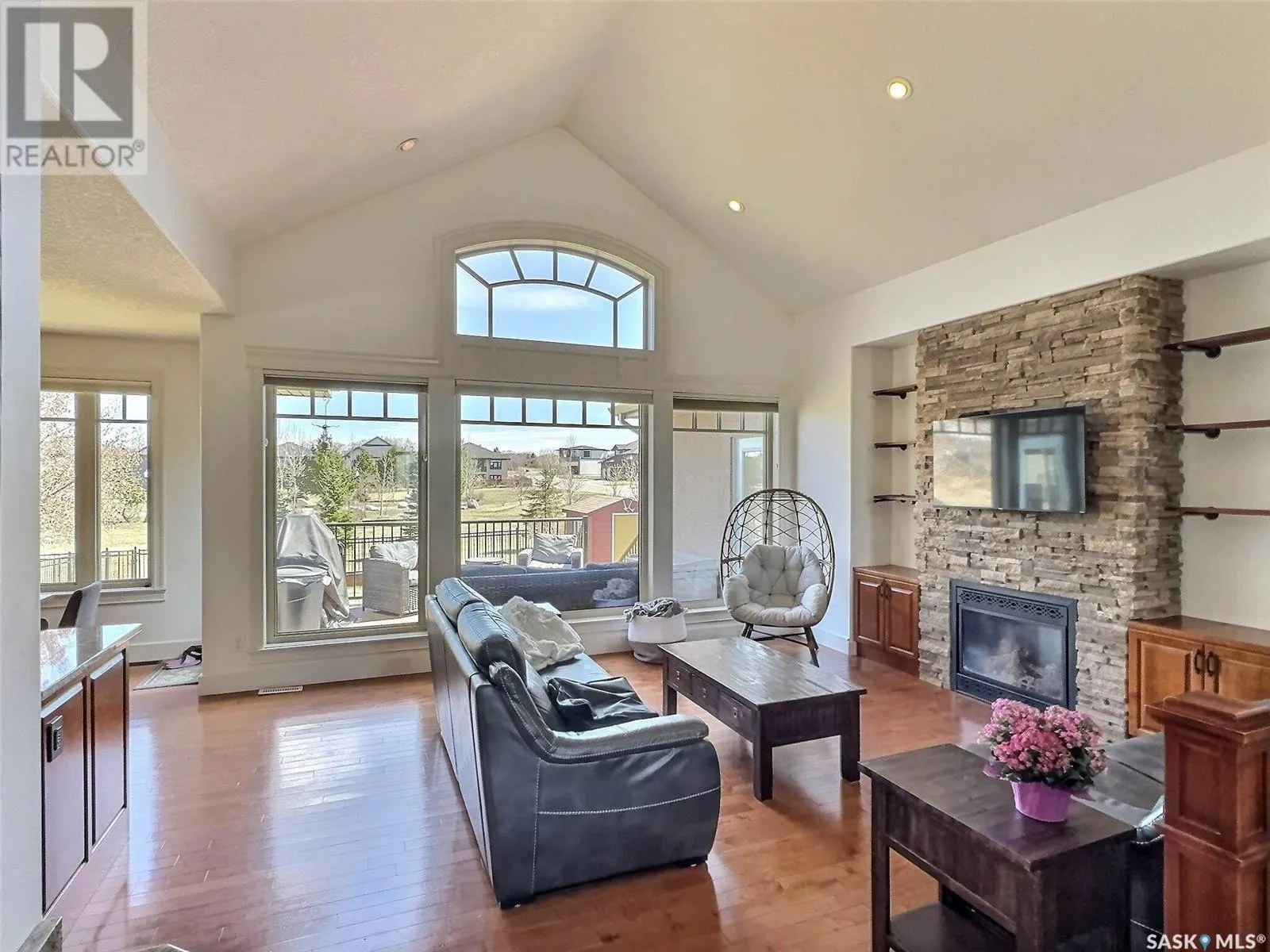 6 Gurney CRESCENT