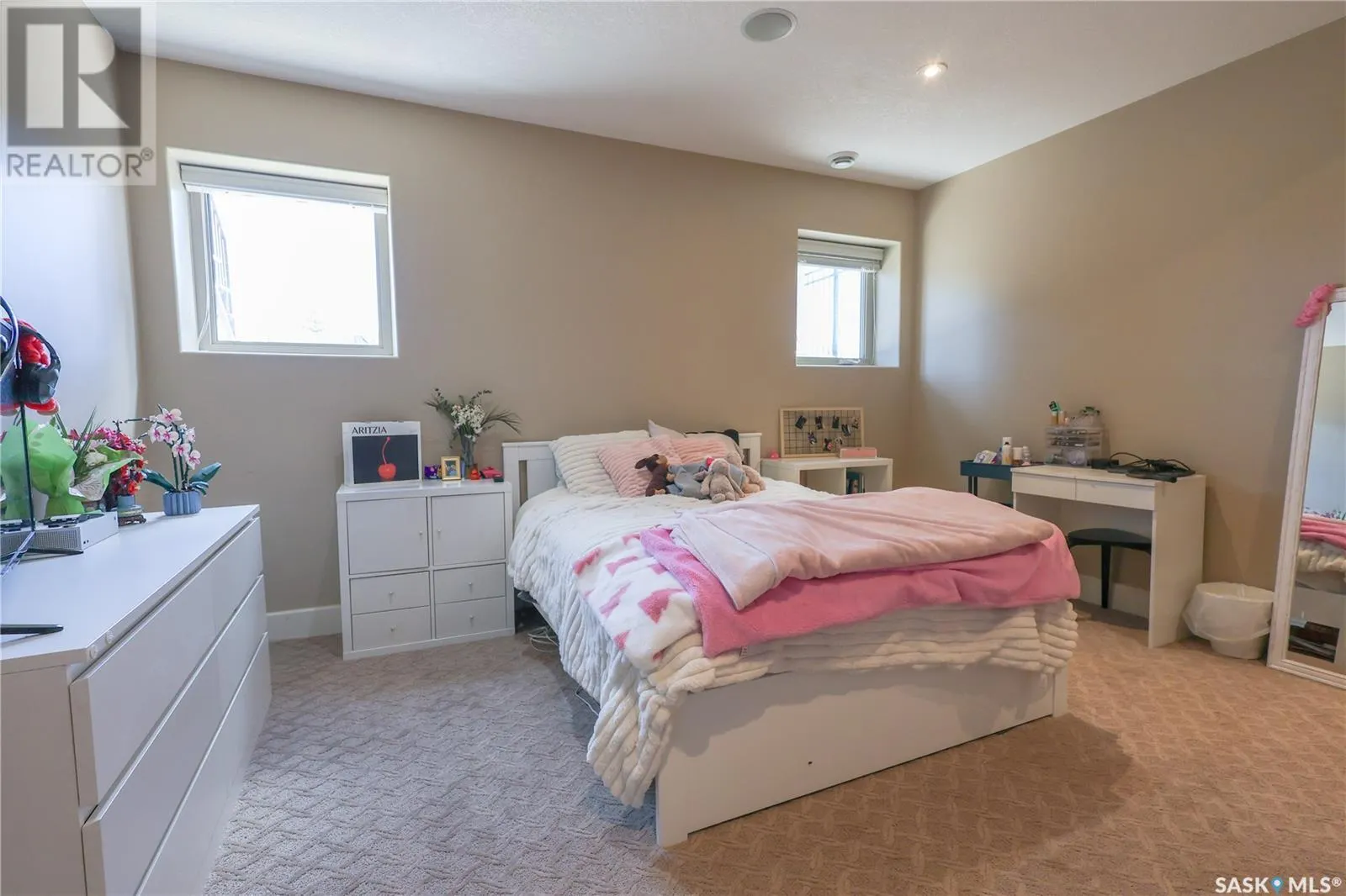 6 Gurney CRESCENT