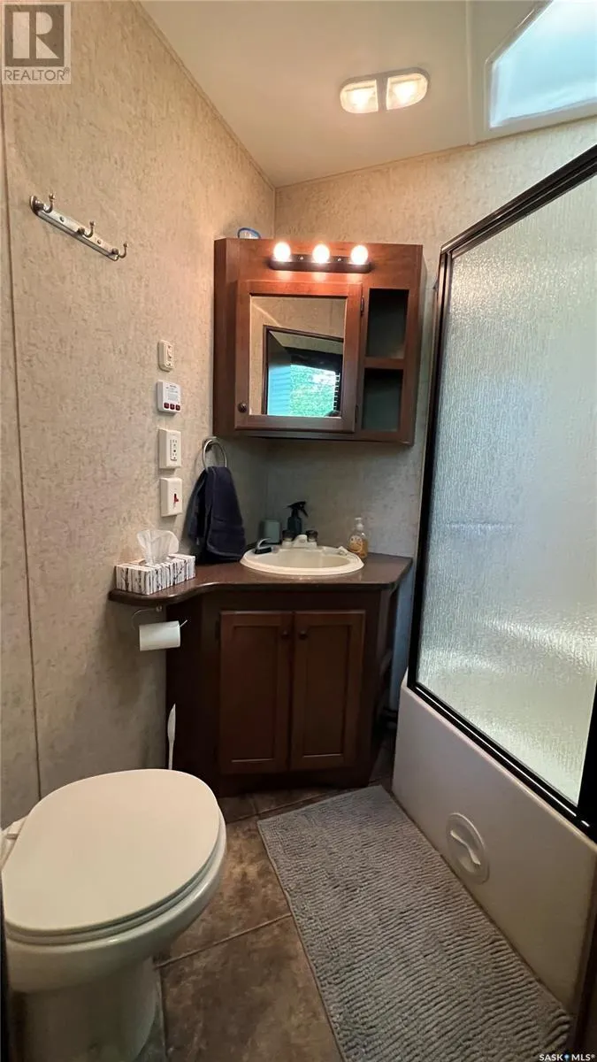 29 Poplar Beach RV RESORT Wakaw Lake