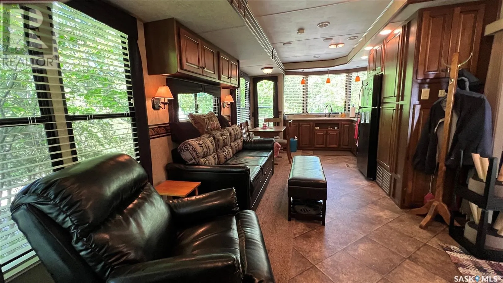 29 Poplar Beach RV RESORT Wakaw Lake