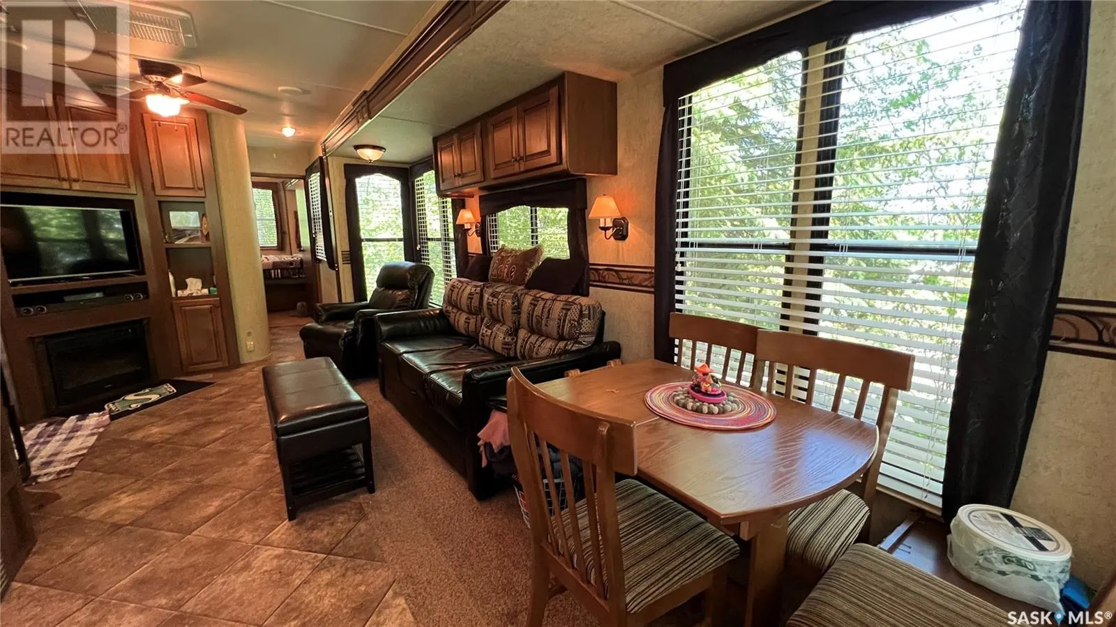 29 Poplar Beach RV RESORT Wakaw Lake